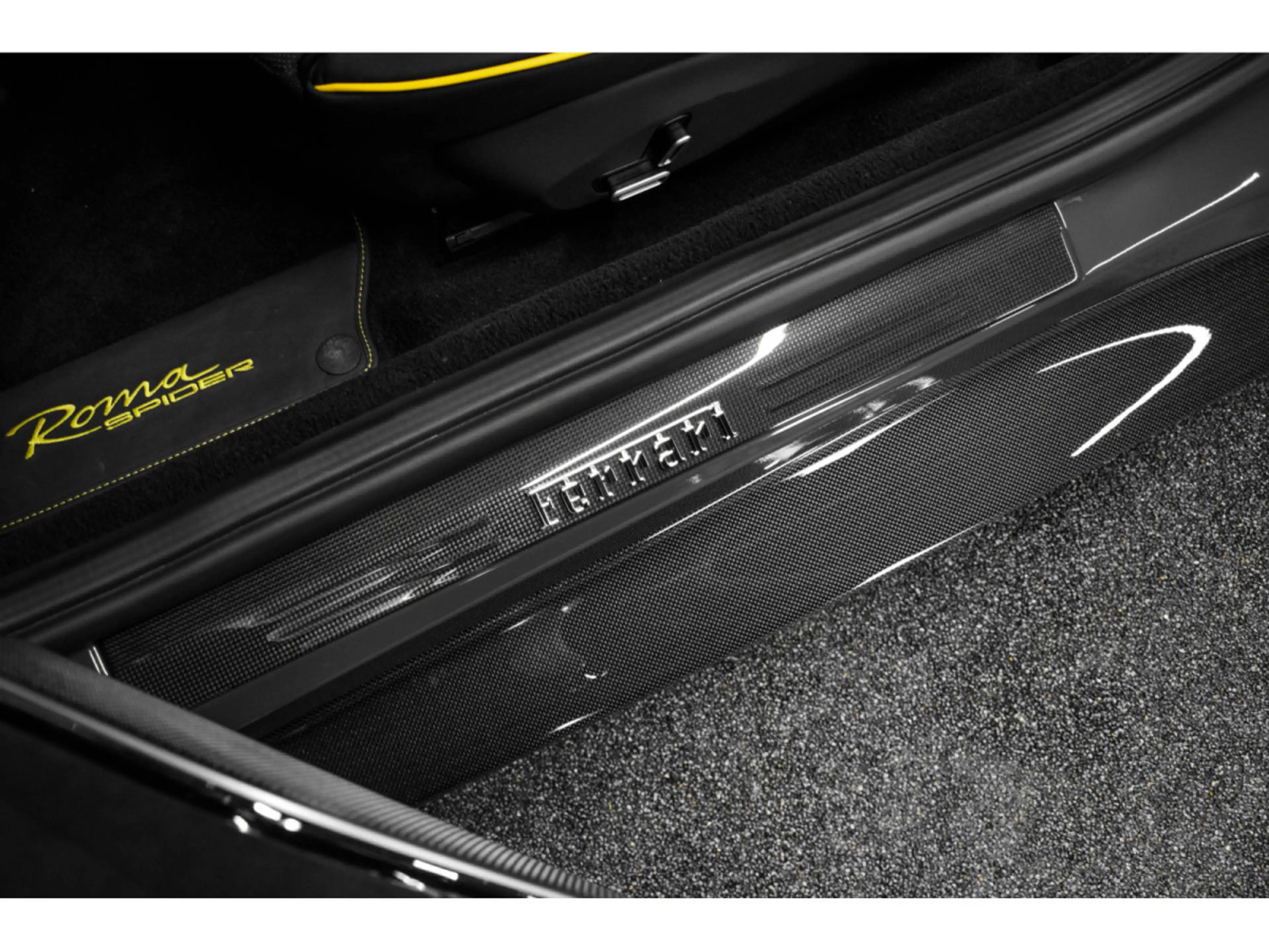 Ferrari Roma 3.9 V8 Spider - GRIGIO SCURO / FULL CARBON — photo 10