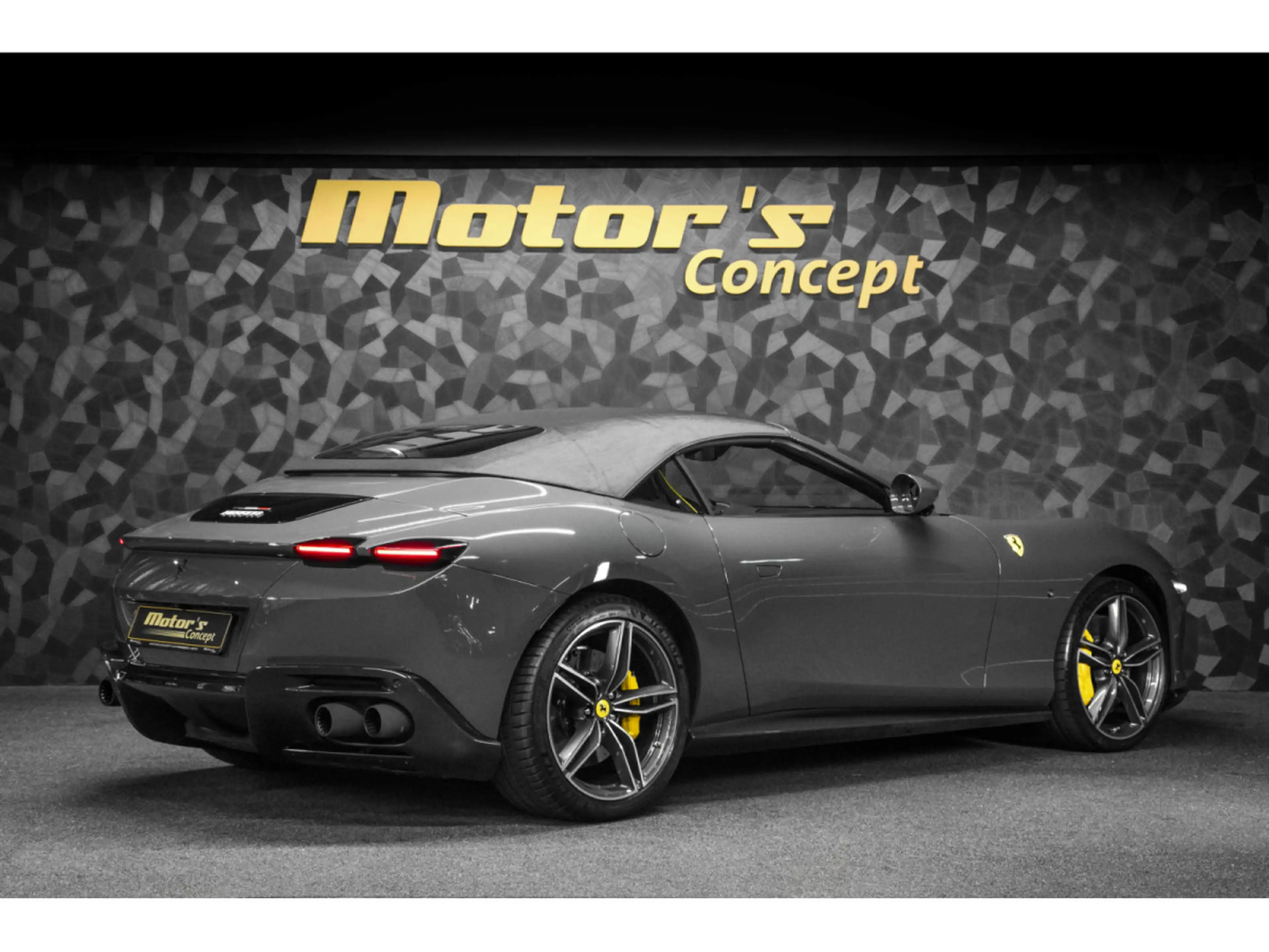 Ferrari Roma 3.9 V8 Spider - GRIGIO SCURO / FULL CARBON — photo 3