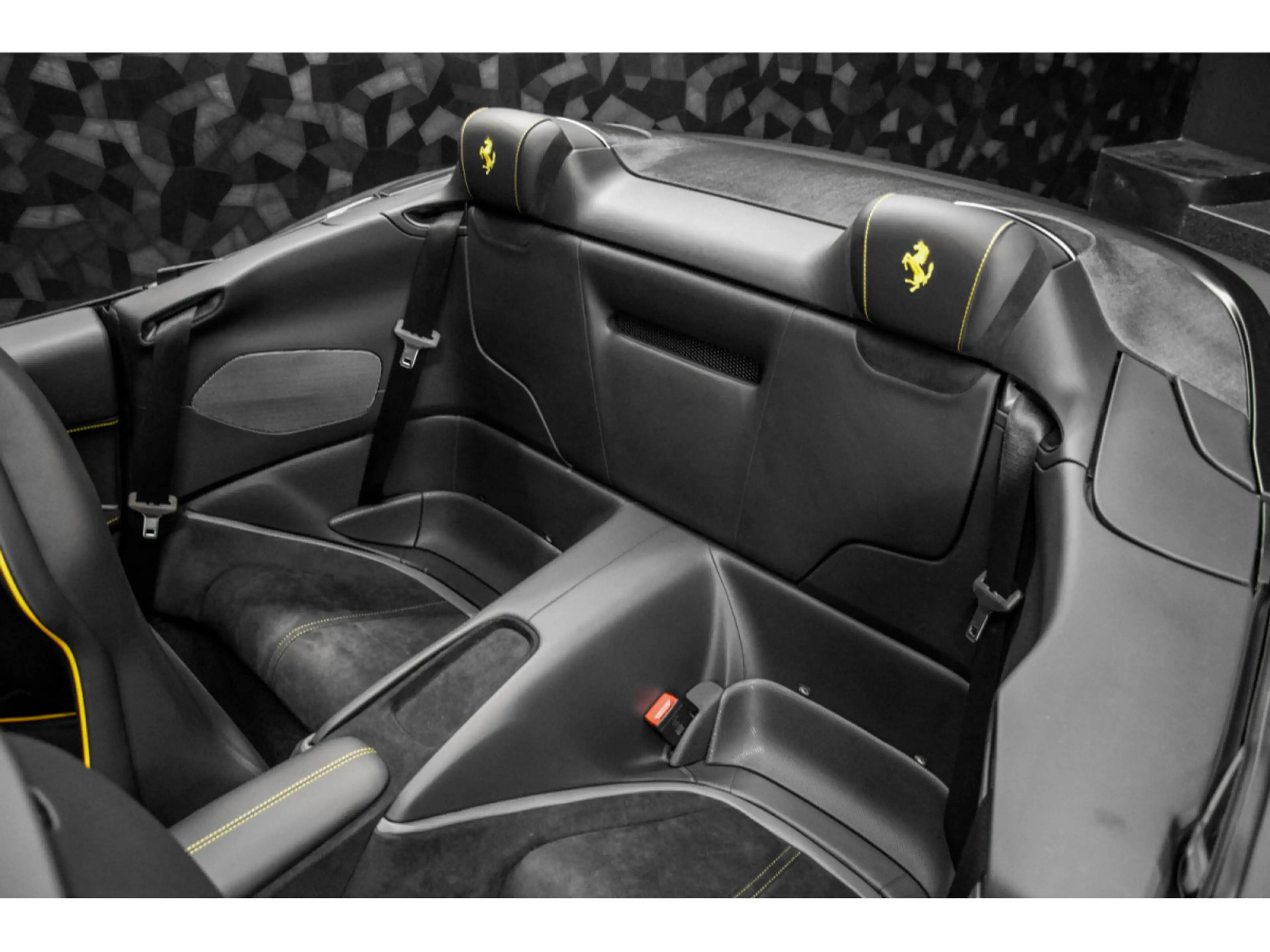 Ferrari Roma 3.9 V8 Spider - GRIGIO SCURO / FULL CARBON — photo 11