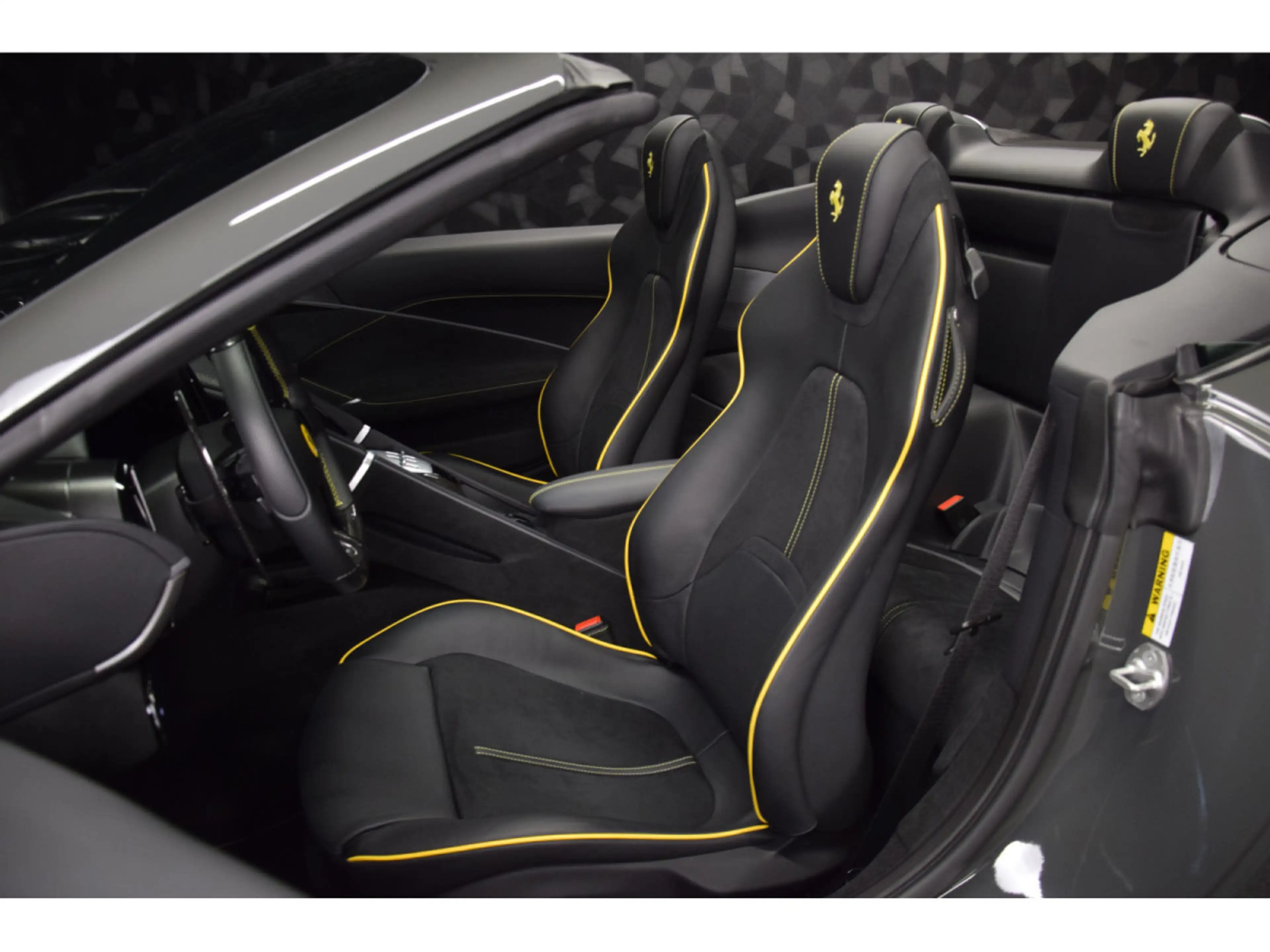 Ferrari Roma 3.9 V8 Spider - GRIGIO SCURO / FULL CARBON — photo 9