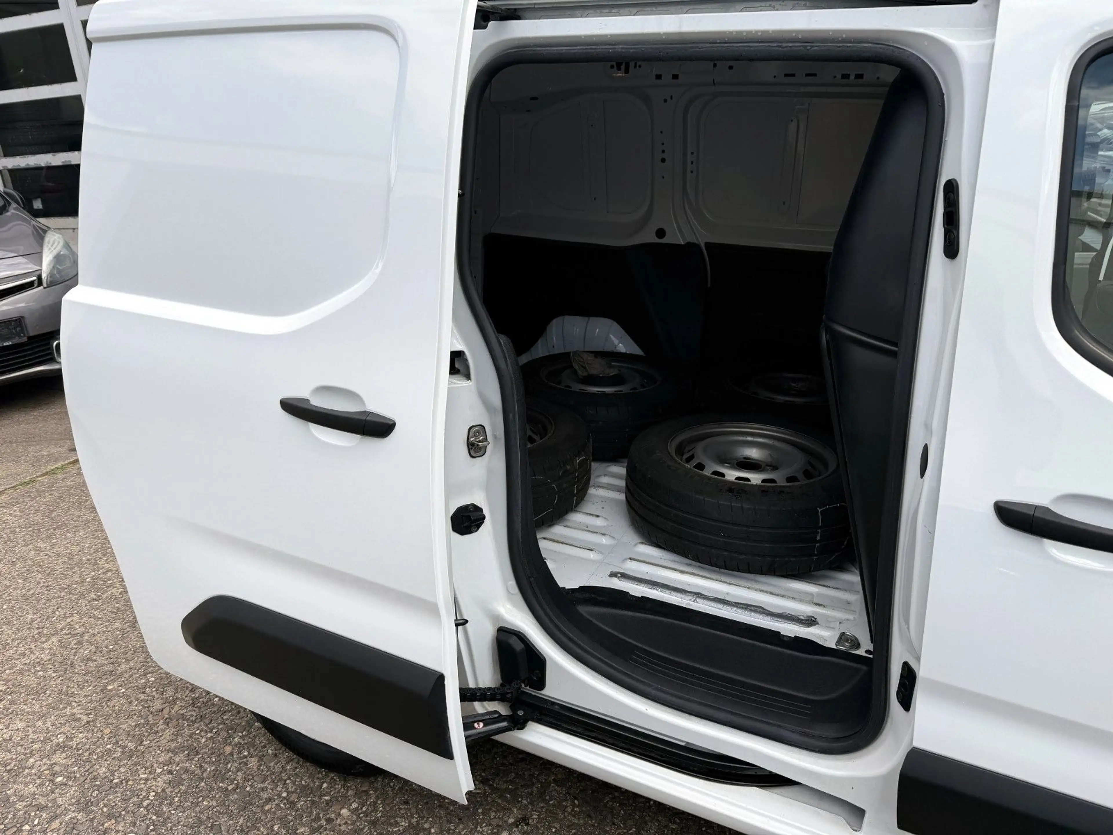 Citroen Berlingo 1.5 Blue HDi Kasten Club Klima — photo 7