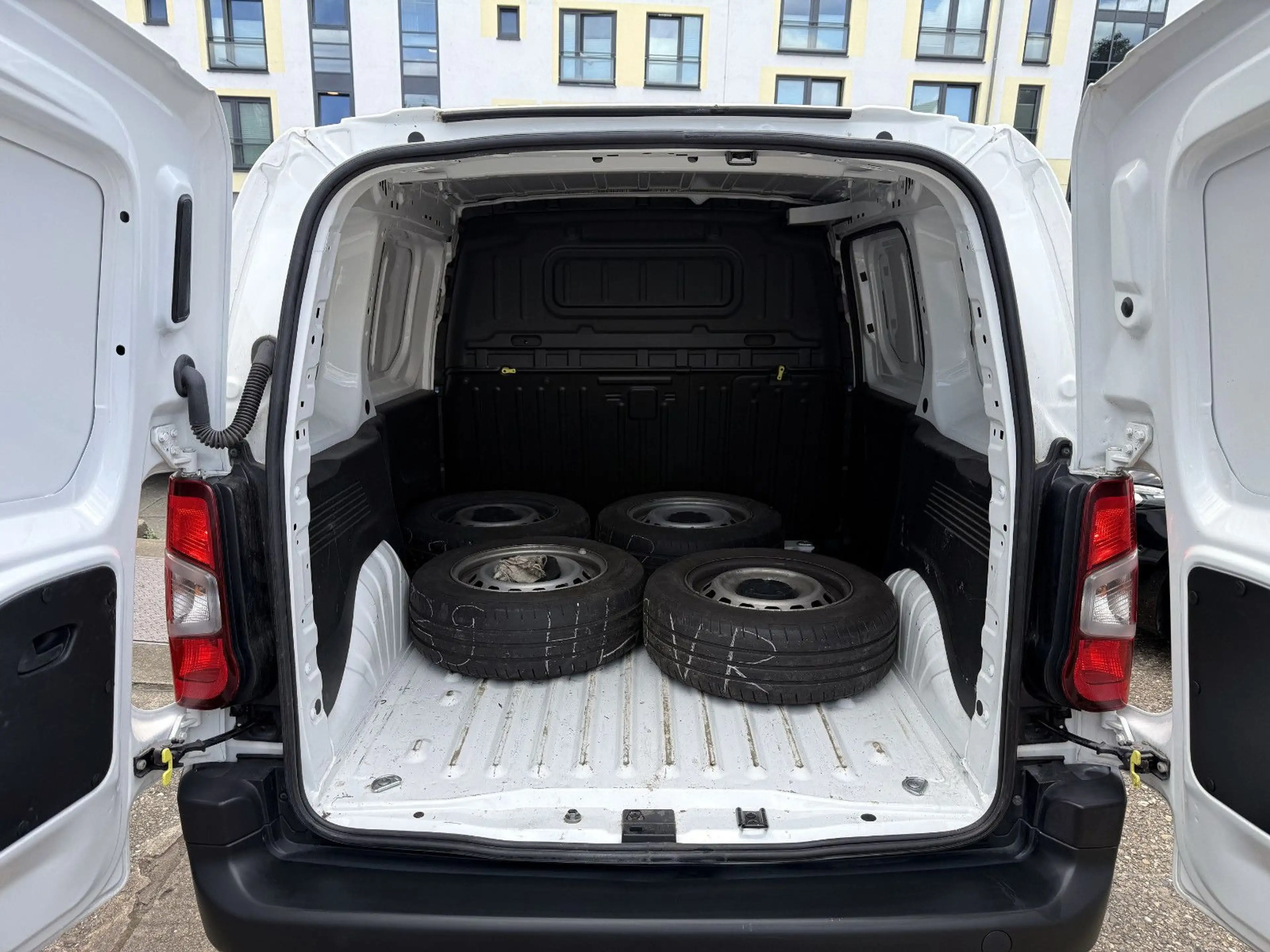 Citroen Berlingo 1.5 Blue HDi Kasten Club Klima — photo 8