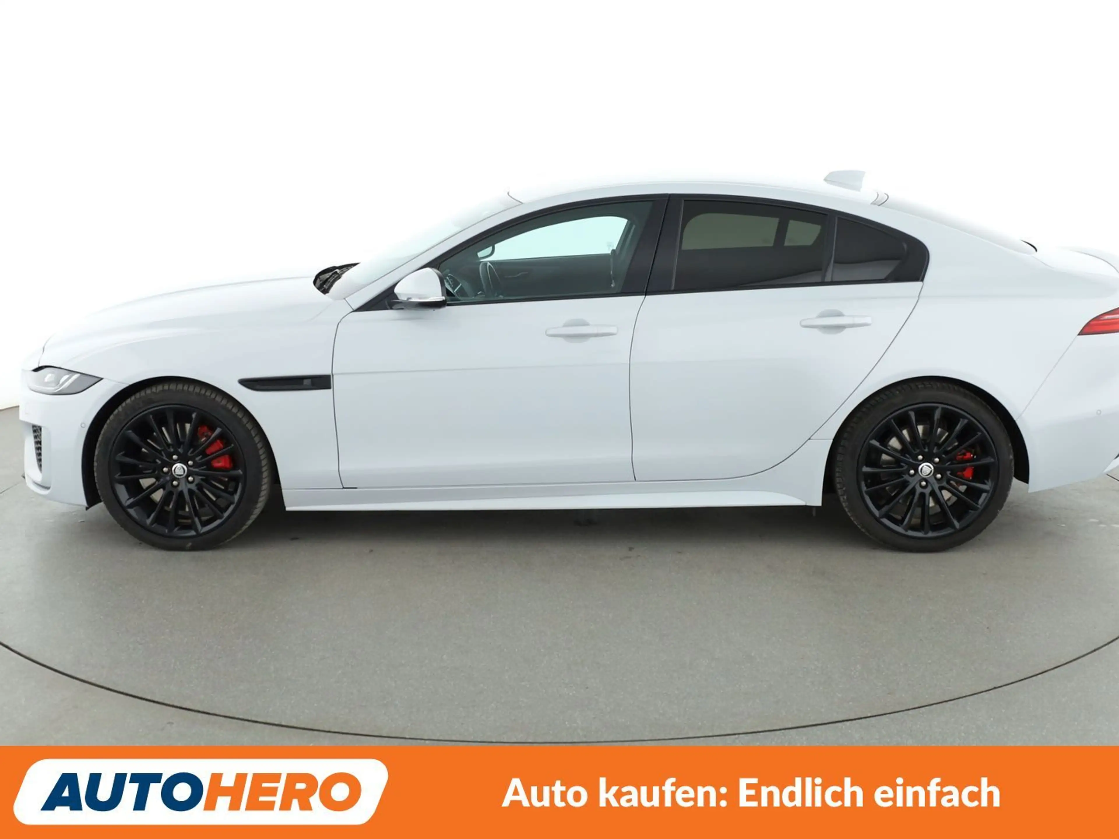 Jaguar XE 25t R-Dynamic SE Aut.*LED*CAM*PDC*SHZ*KLIMA* — photo 3