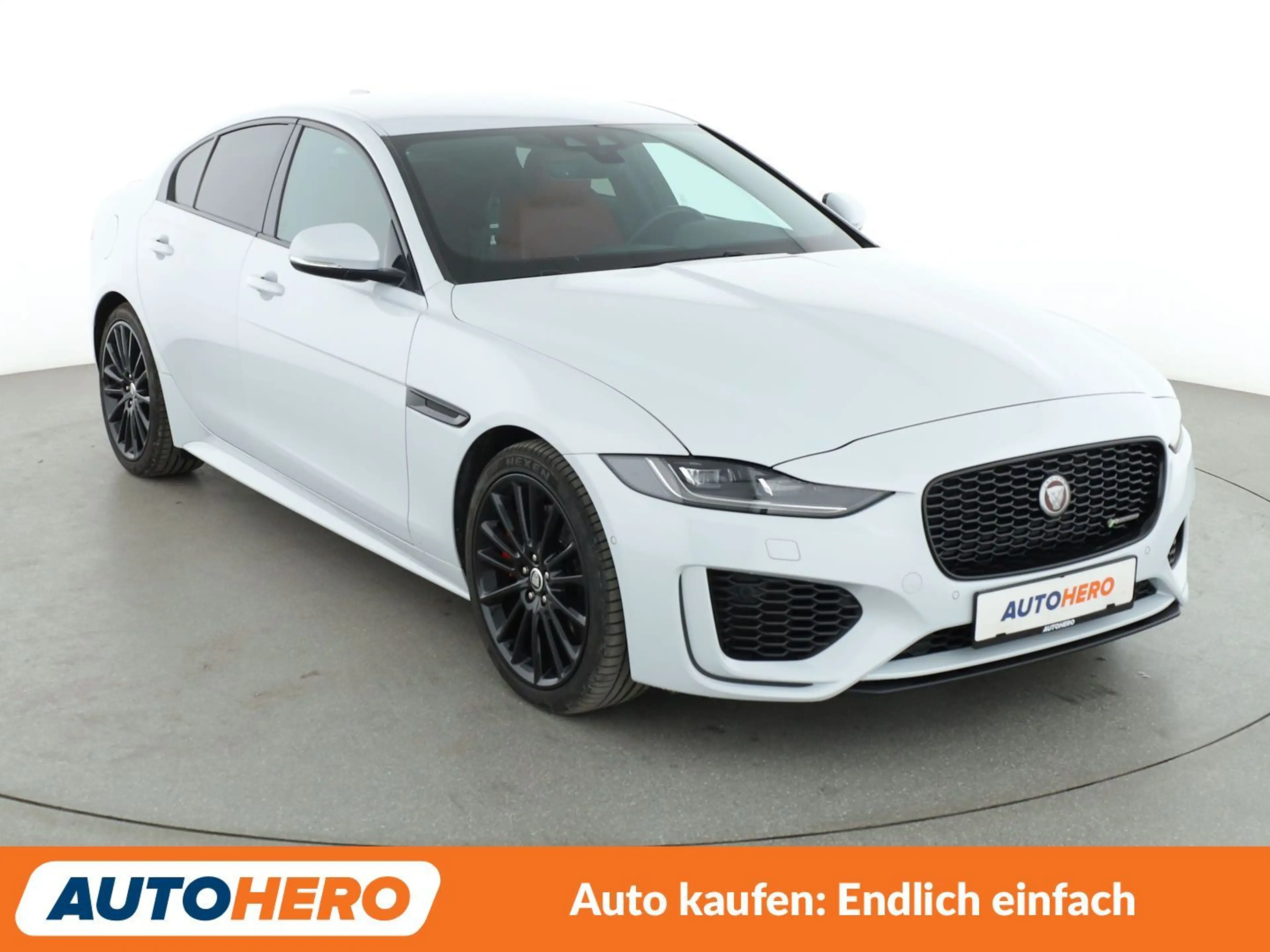 Jaguar XE 25t R-Dynamic SE Aut.*LED*CAM*PDC*SHZ*KLIMA* — photo 8