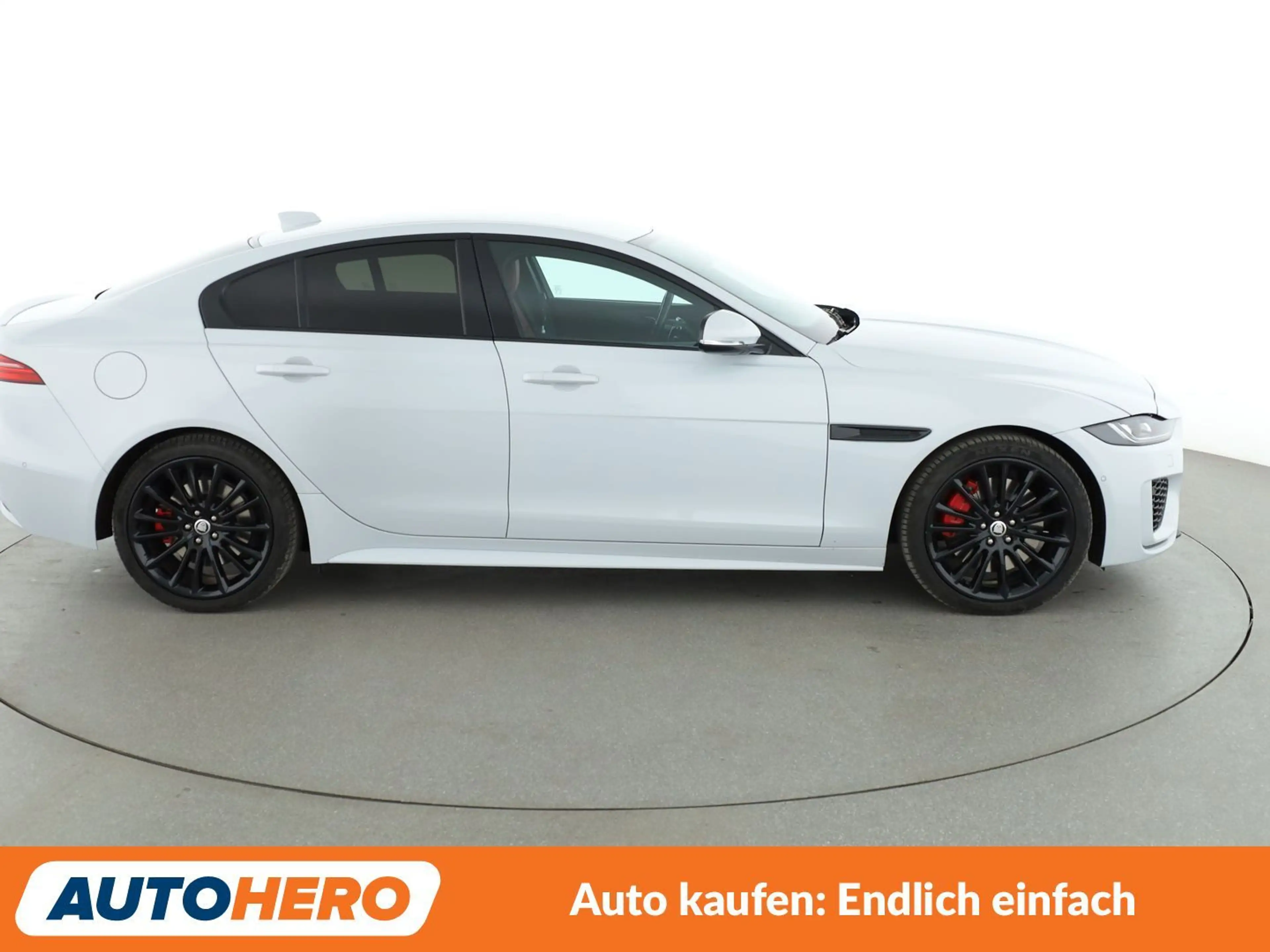 Jaguar XE 25t R-Dynamic SE Aut.*LED*CAM*PDC*SHZ*KLIMA* — photo 7