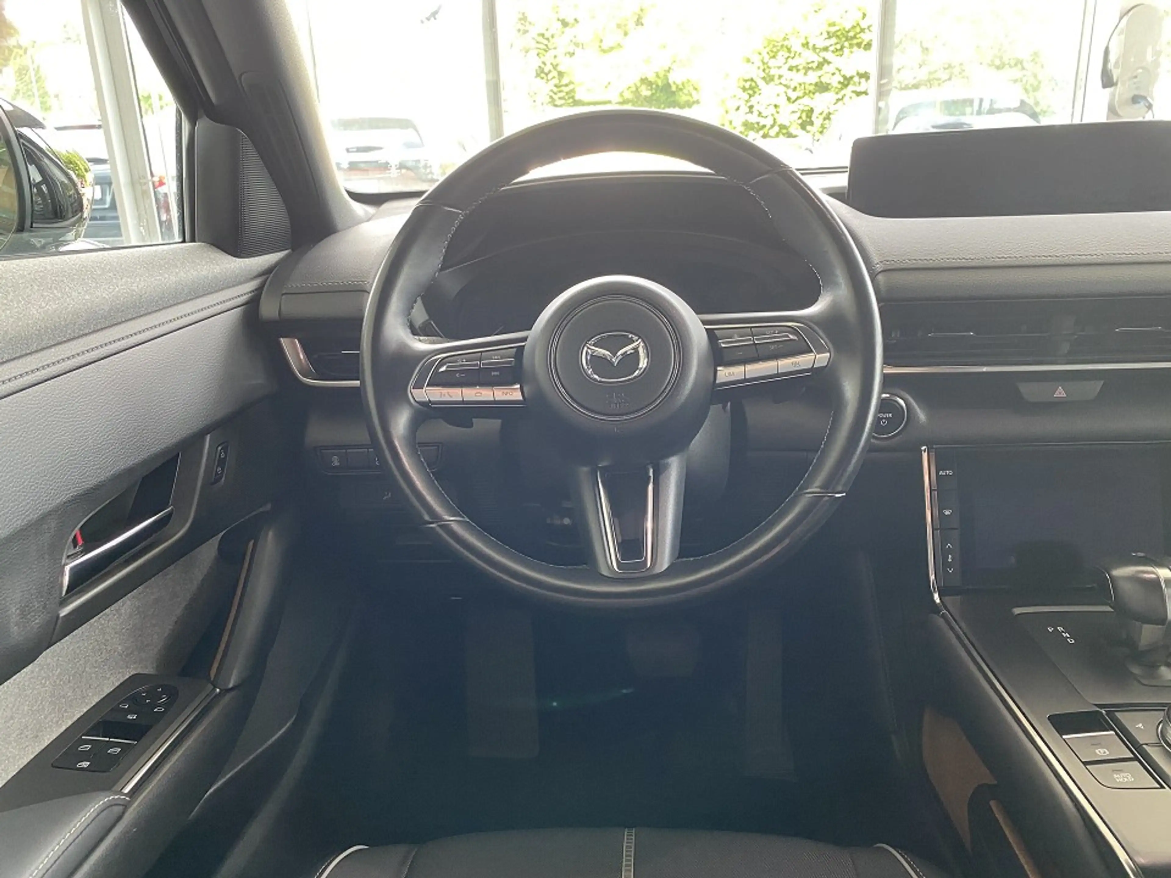 Mazda MX-30 EV Makoto ACC, Teilleder — photo 3