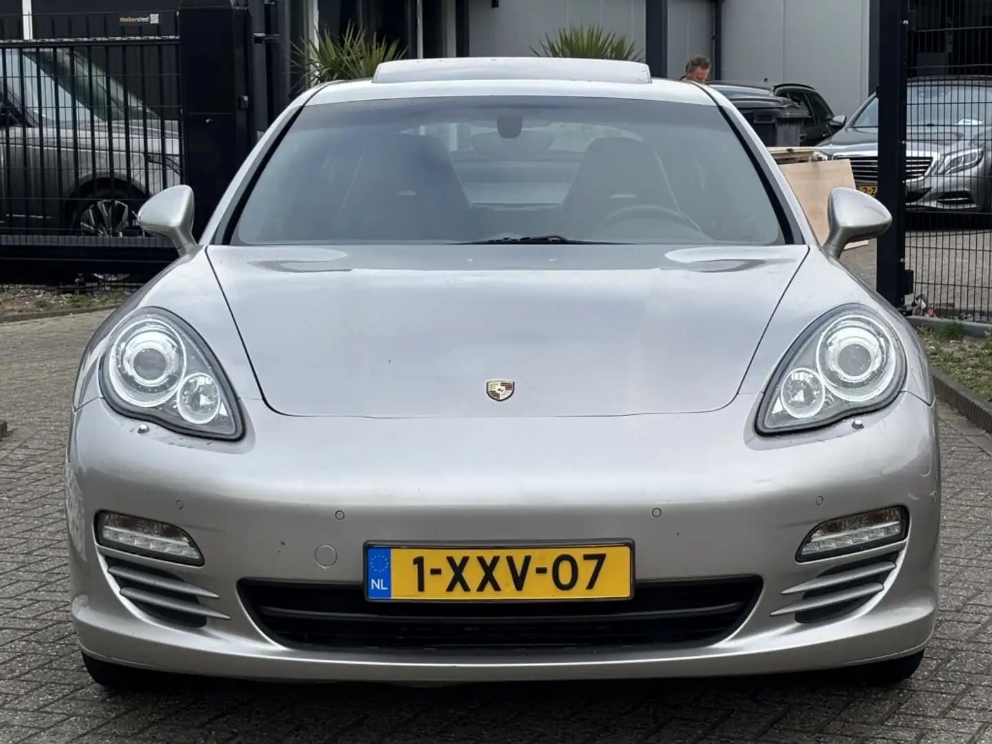 Porsche Panamera 4.8 4S V8 2010 Youngtimer Sportchrono Schuifdak Grijs - 2