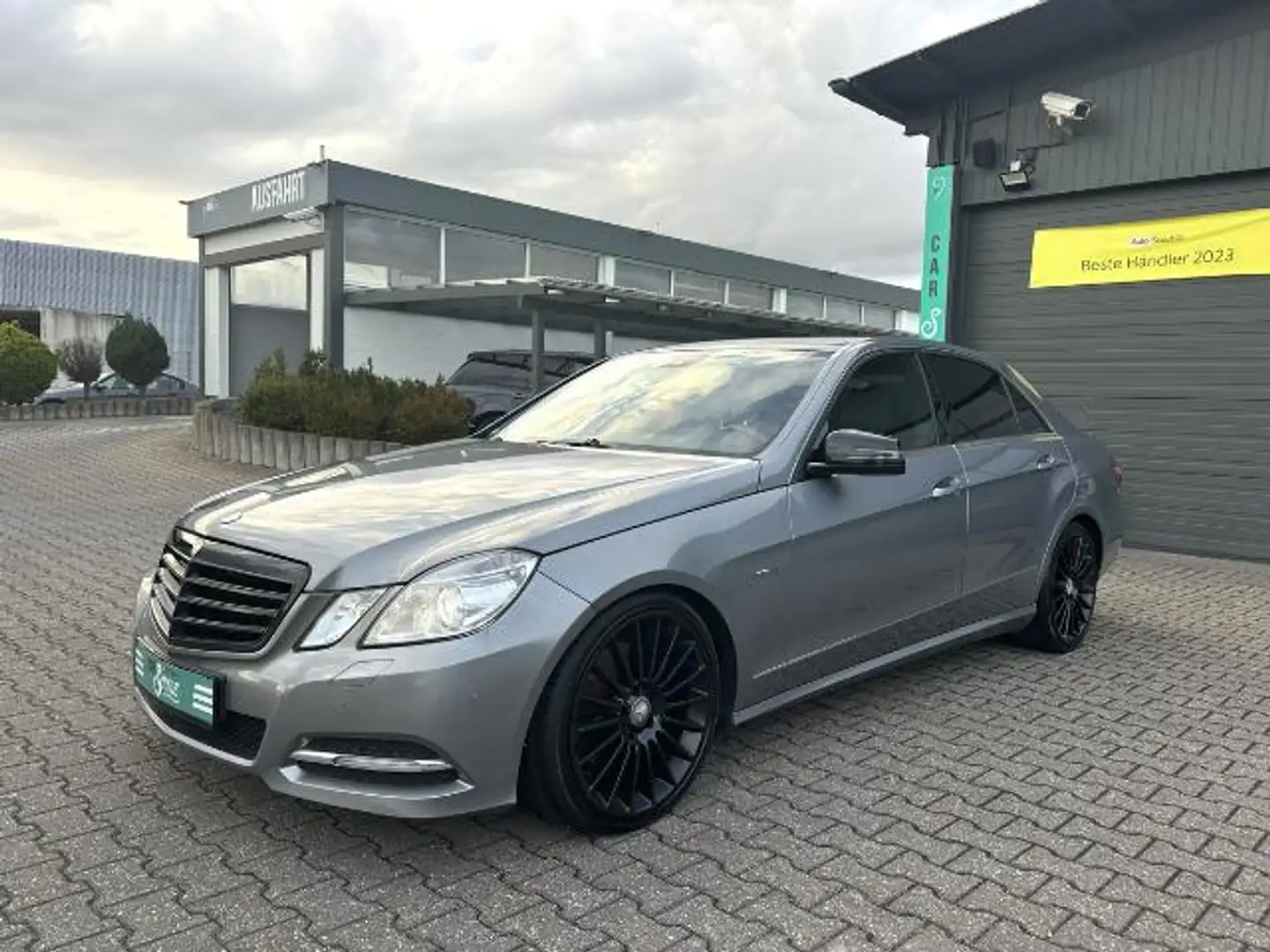 Mercedes-Benz E 350 CDI Avantgarde Schiebedach NAVI SHZ Silber - 1