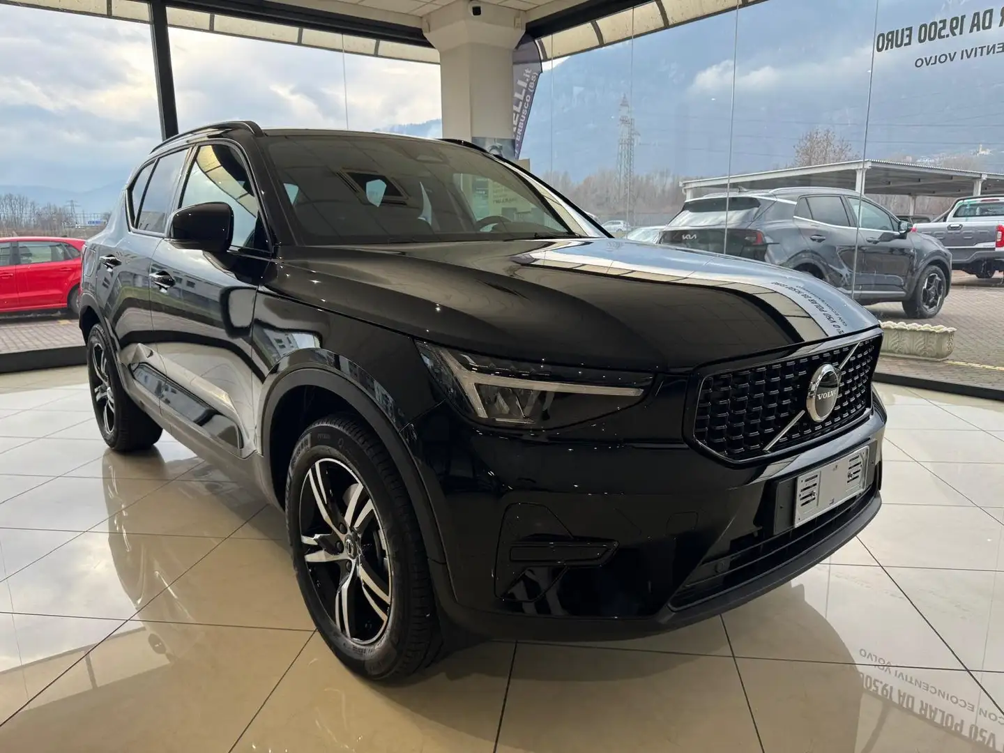 Volvo XC40 XC40 2.0 b3 Plus Black Edition auto Nero - 2