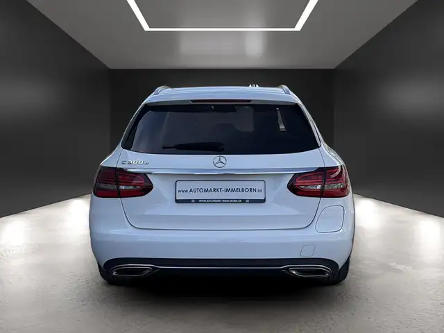 Mercedes-Benz C-Class view 9