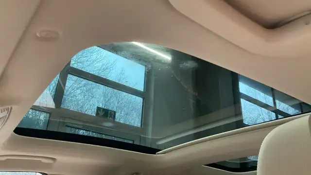 Mercedes-Benz C-Class view 13