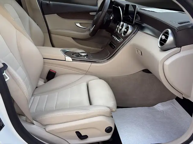 Mercedes-Benz C-Class view 14
