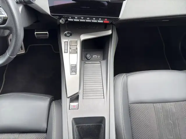 Peugeot 408 view 11