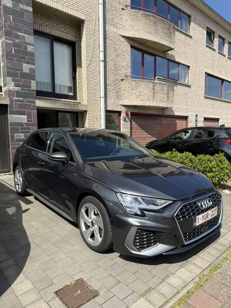 Audi A3 Sportback 35 TFSI S line tronic Gris - 2
