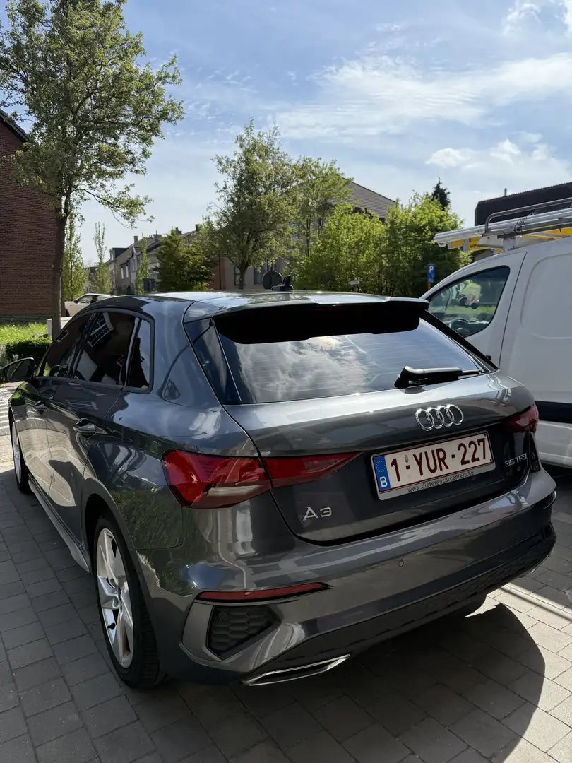 Audi A3 Sportback 35 TFSI S line tronic Gris - 1