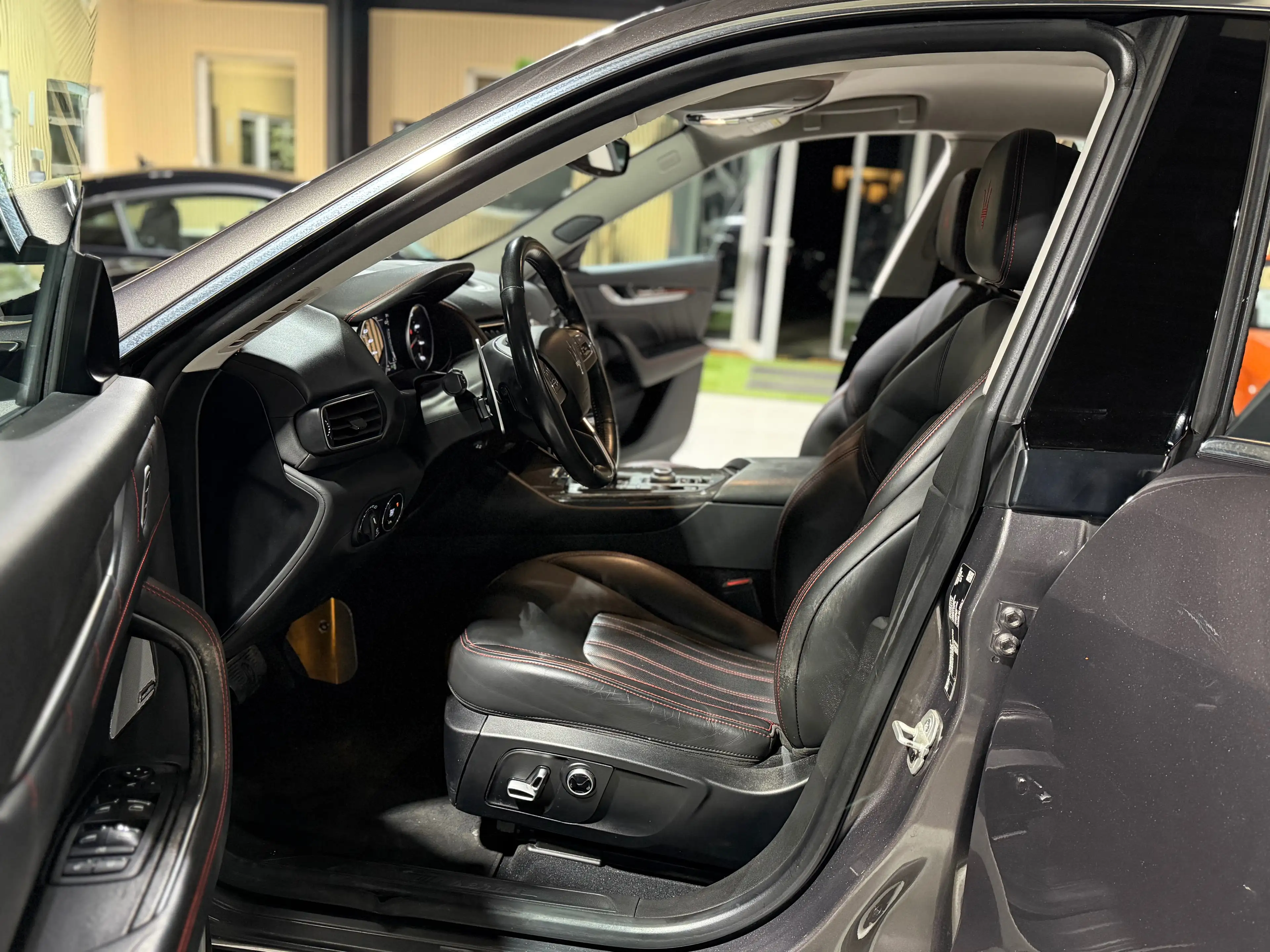 Maserati Levante GT 2.0 L4 mHEV 330CV SUSPENSION CARBONE CUIR CAMERA 360 DISTRONIC CARPLAY SOFT CLOSE FULL FULL OPTIONS — photo 7