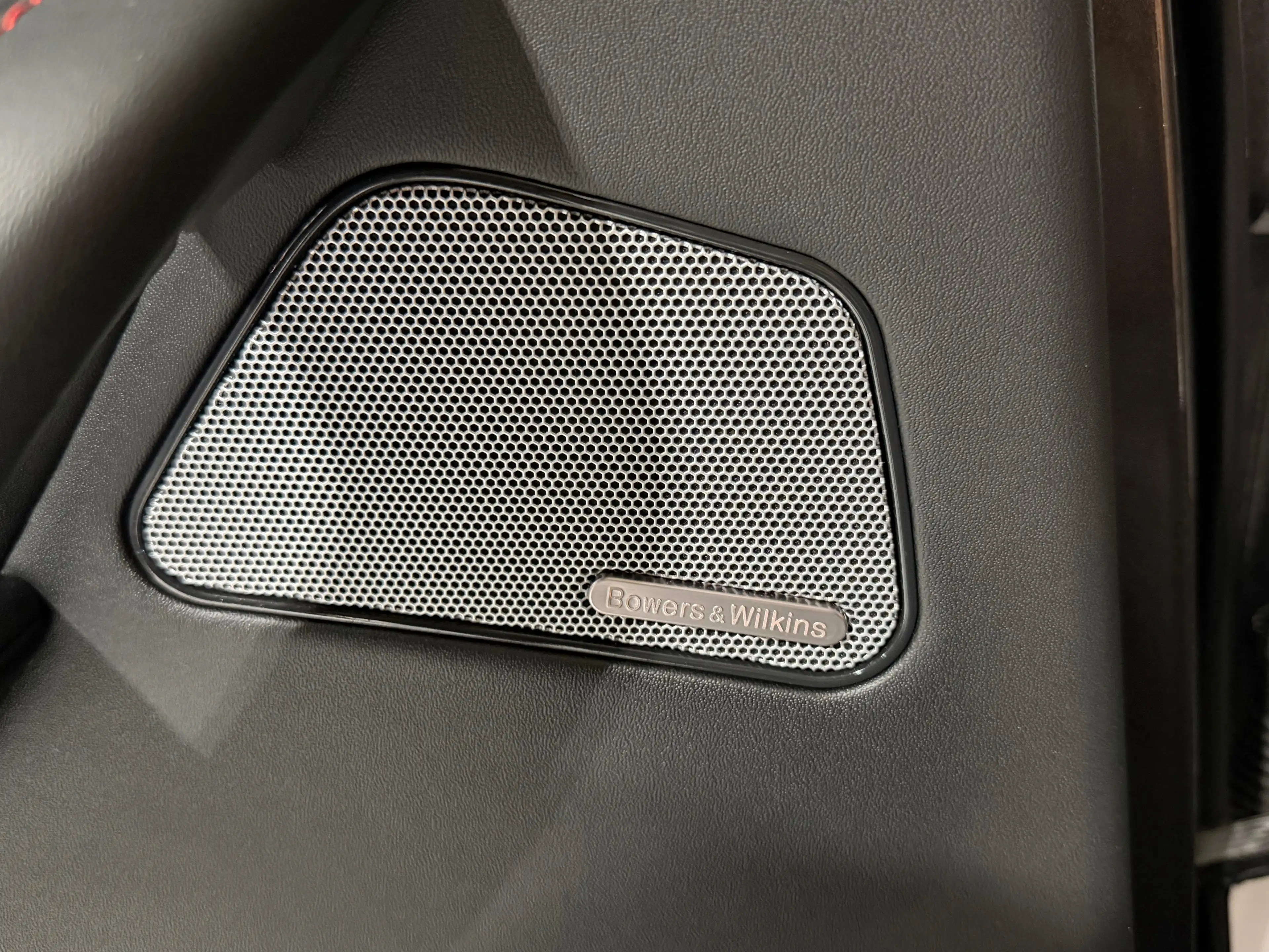 Maserati Levante GT 2.0 L4 mHEV 330CV SUSPENSION CARBONE CUIR CAMERA 360 DISTRONIC CARPLAY SOFT CLOSE FULL FULL OPTIONS — photo 14