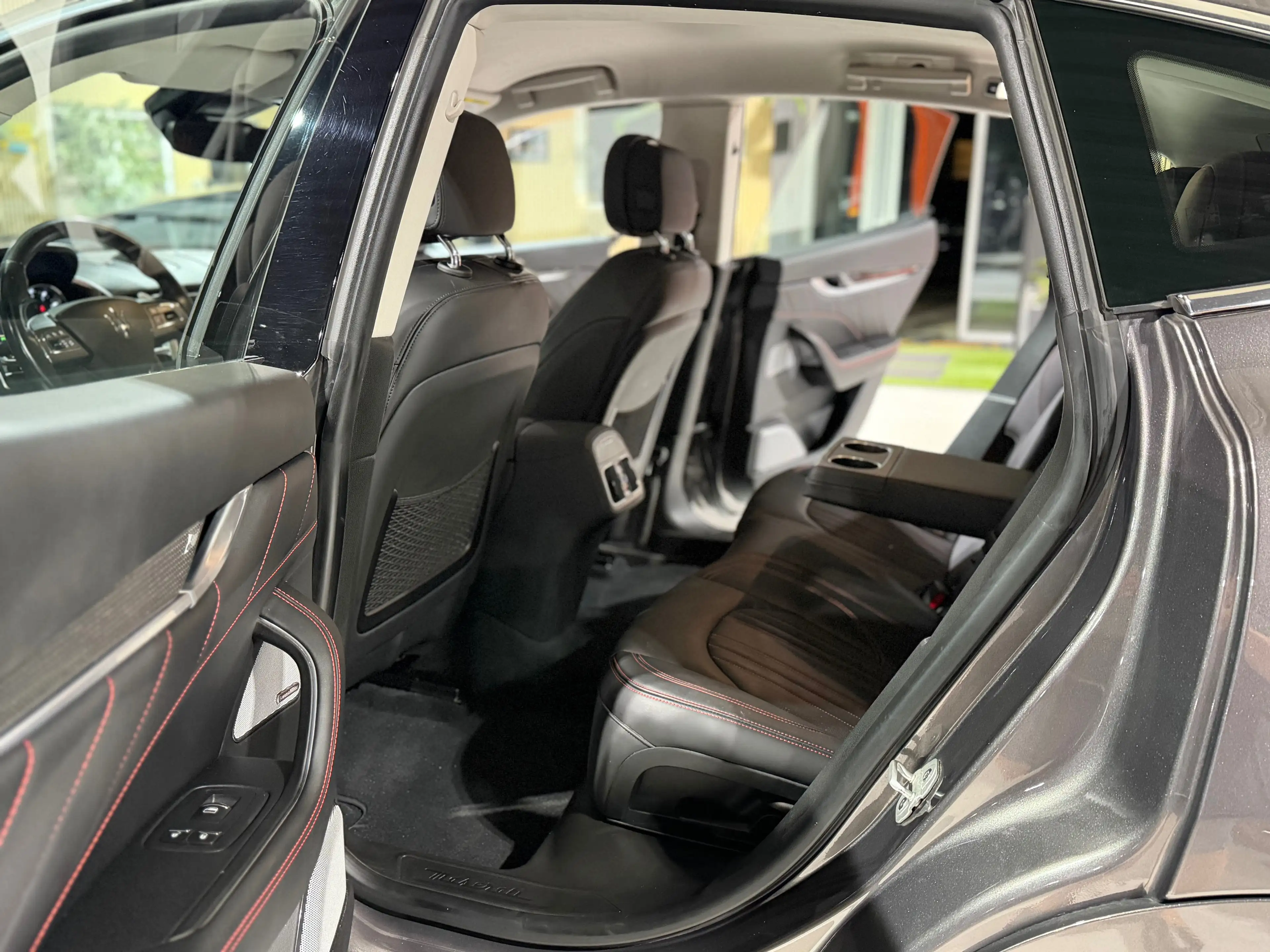 Maserati Levante GT 2.0 L4 mHEV 330CV SUSPENSION CARBONE CUIR CAMERA 360 DISTRONIC CARPLAY SOFT CLOSE FULL FULL OPTIONS — photo 8