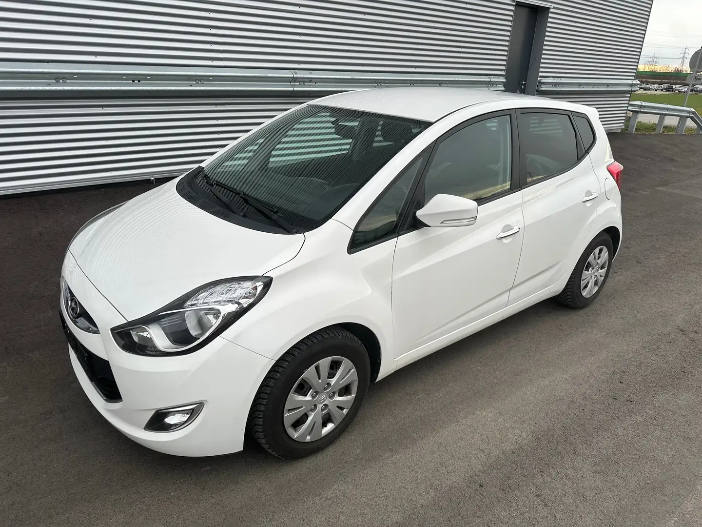 Hyundai iX20 1,6 CVVT Comfort Aut. ID:37 Weiß - 1