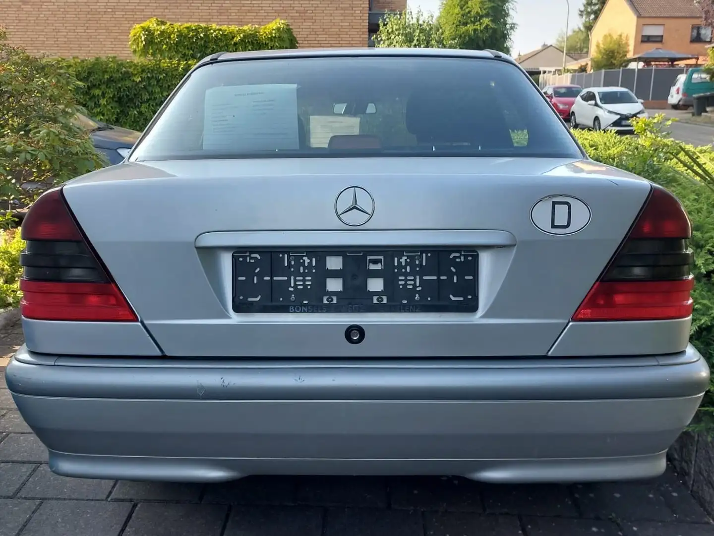 Mercedes-Benz 180 Esprit Argintiu - 2