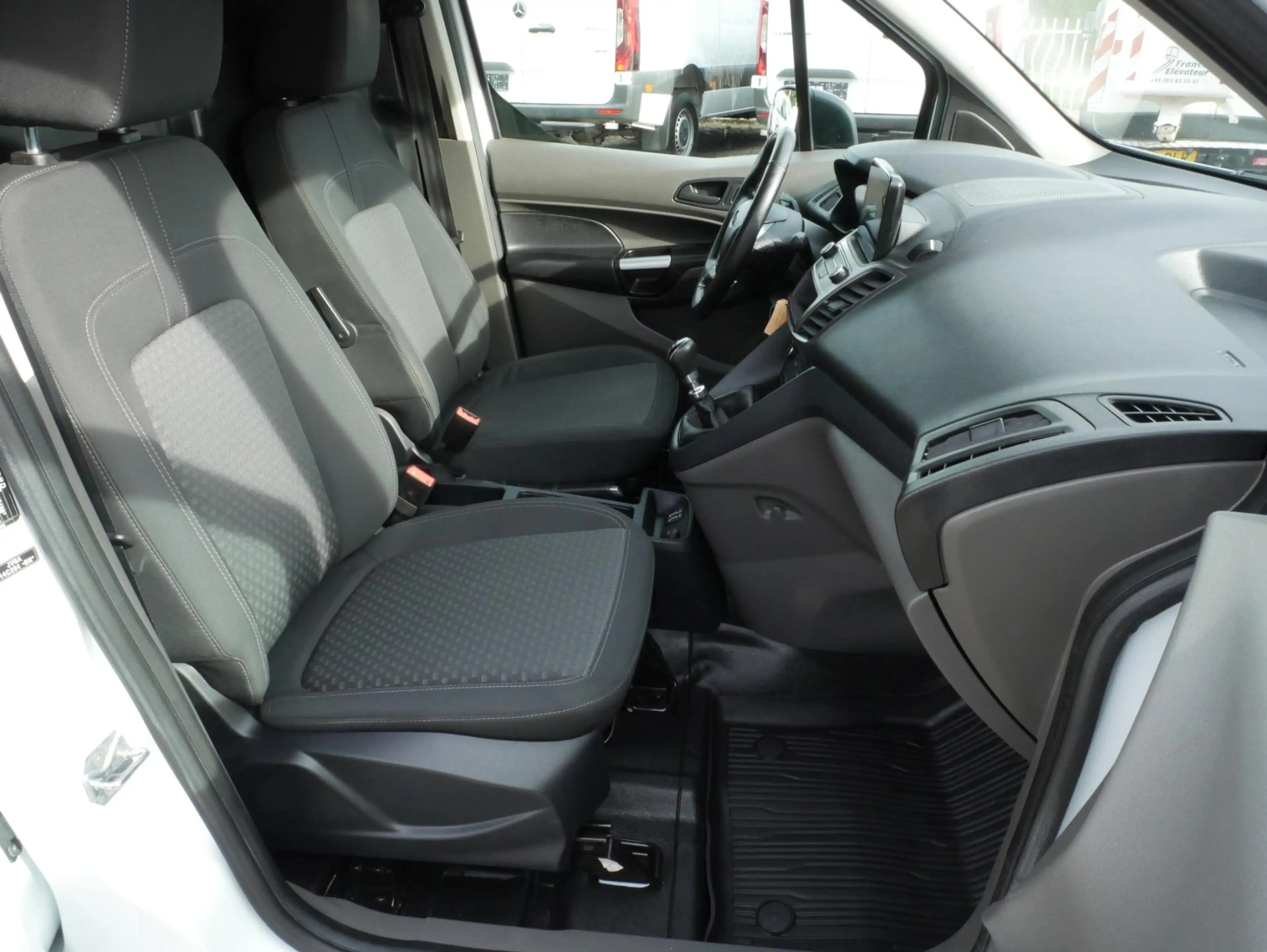 Ford Transit Connect 1.5 EcoBlue 100PK L2 Airco Camera Trekhaak Cruise — photo 10