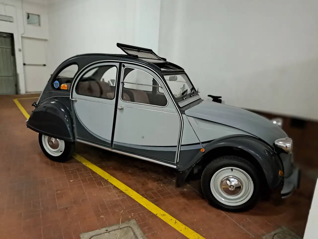 Citroen 2CV6 0.6 Dolly, foto 1