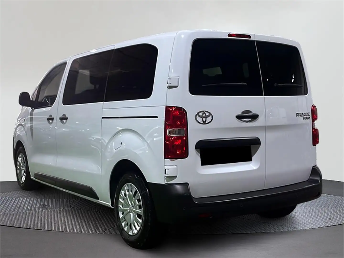 Toyota Proace Shuttle L1 2.0D 106kW (145CV) 6MT VX 9p - 2