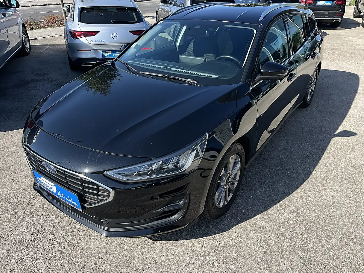 Ford Focus Traveller 1,0 EcoBoost Titanium X Aut. Schwarz - 2