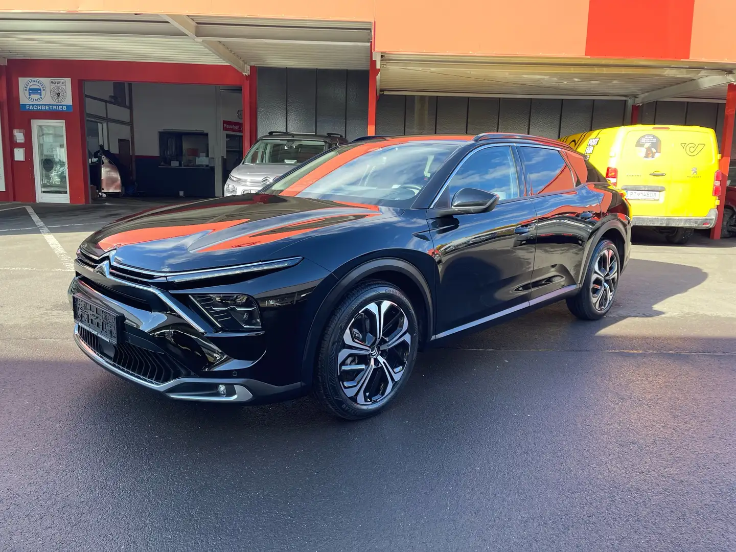 Citroen C5 X PURE TECH 130EAT8 PLUS Schwarz - 1