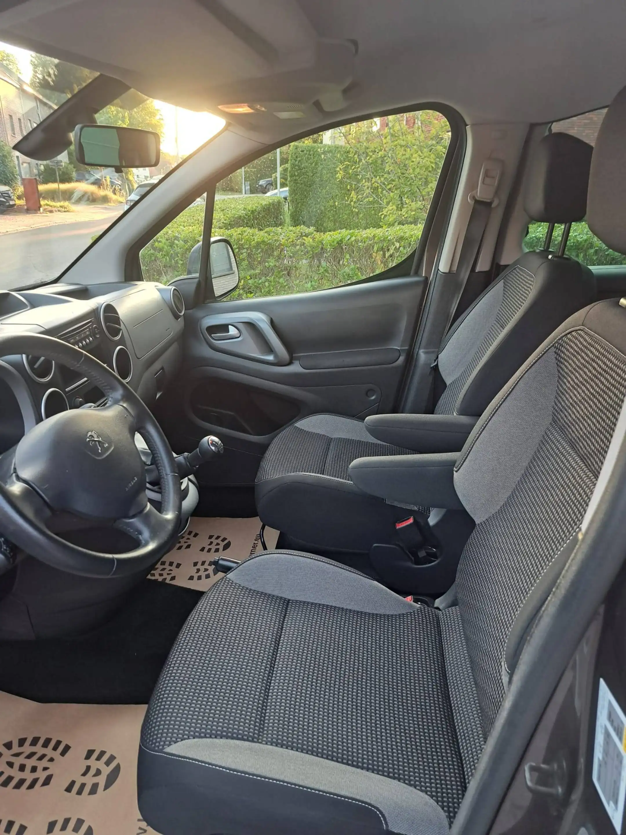 Peugeot Partner Partner Tepee Outdoor 1.2 PureTech Outdoor S — photo 5