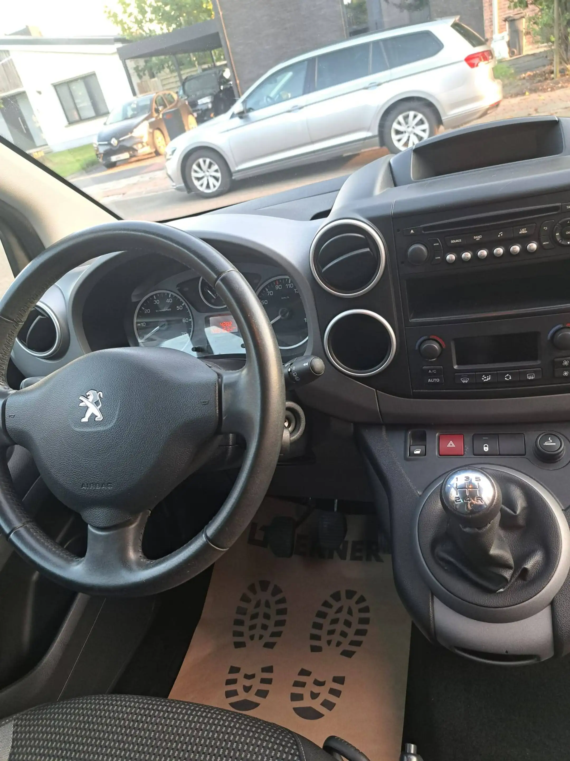 Peugeot Partner Partner Tepee Outdoor 1.2 PureTech Outdoor S — photo 7