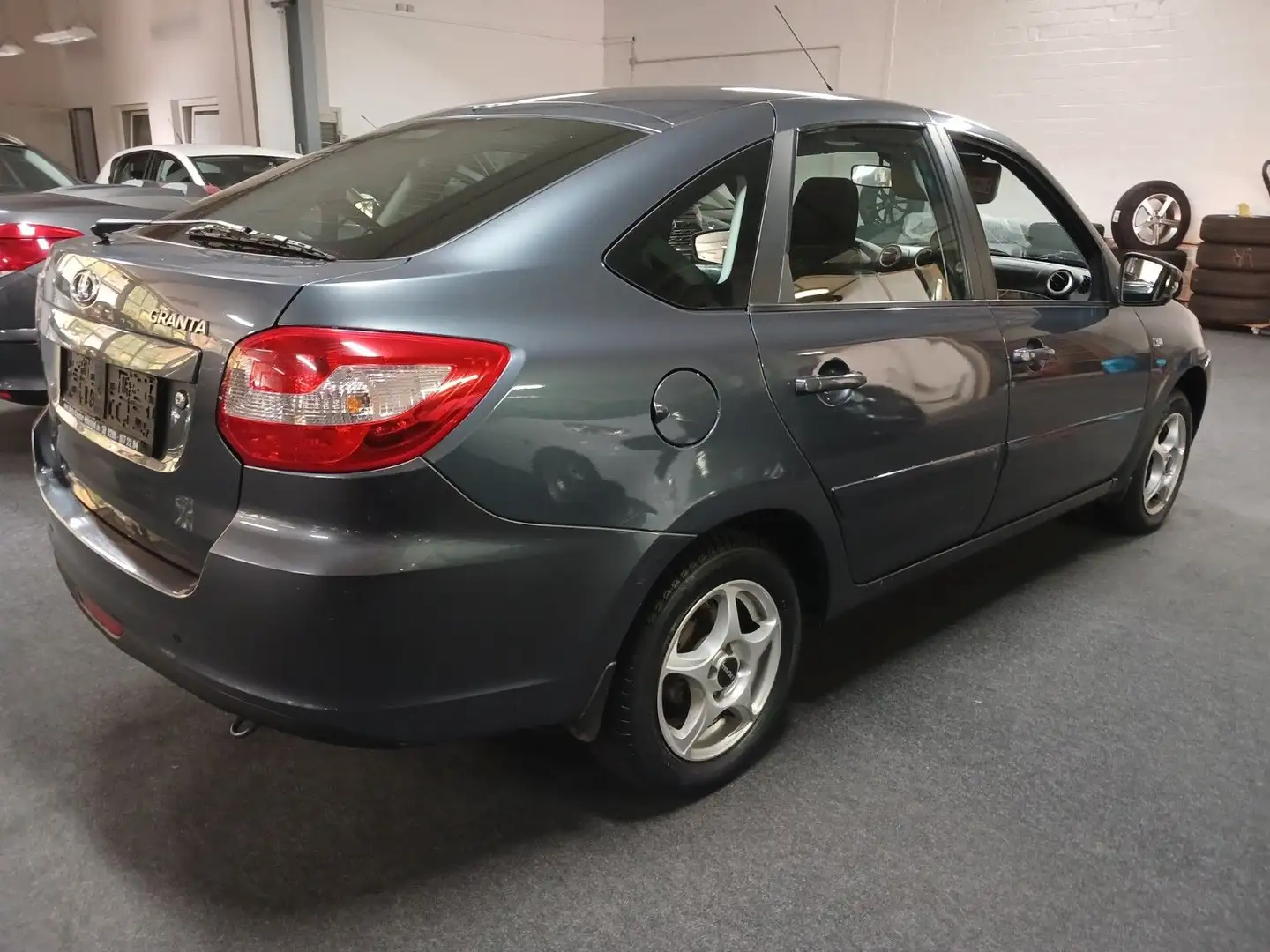 Lada Granta AUTOMATIK SITZHEIZUNG KLIMA LM Grau - 2