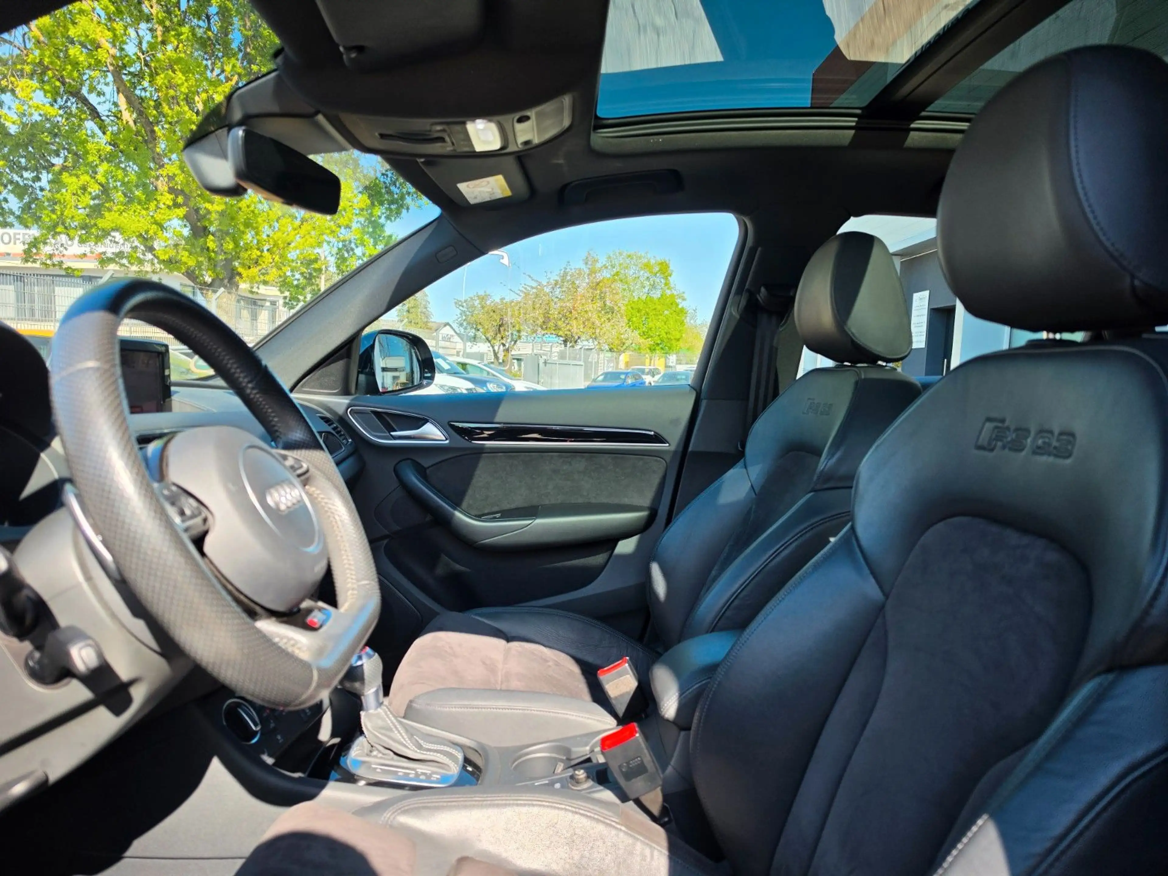 Audi RS Q3 2.5 TFSI quattro*PANO*RS+*KAMERA*2.HAND* — photo 12