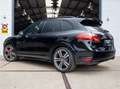 Porsche Cayenne 4.8 GTS *Pano | Luchtvering | Keyless | Navi | Led Zwart - thumbnail 5