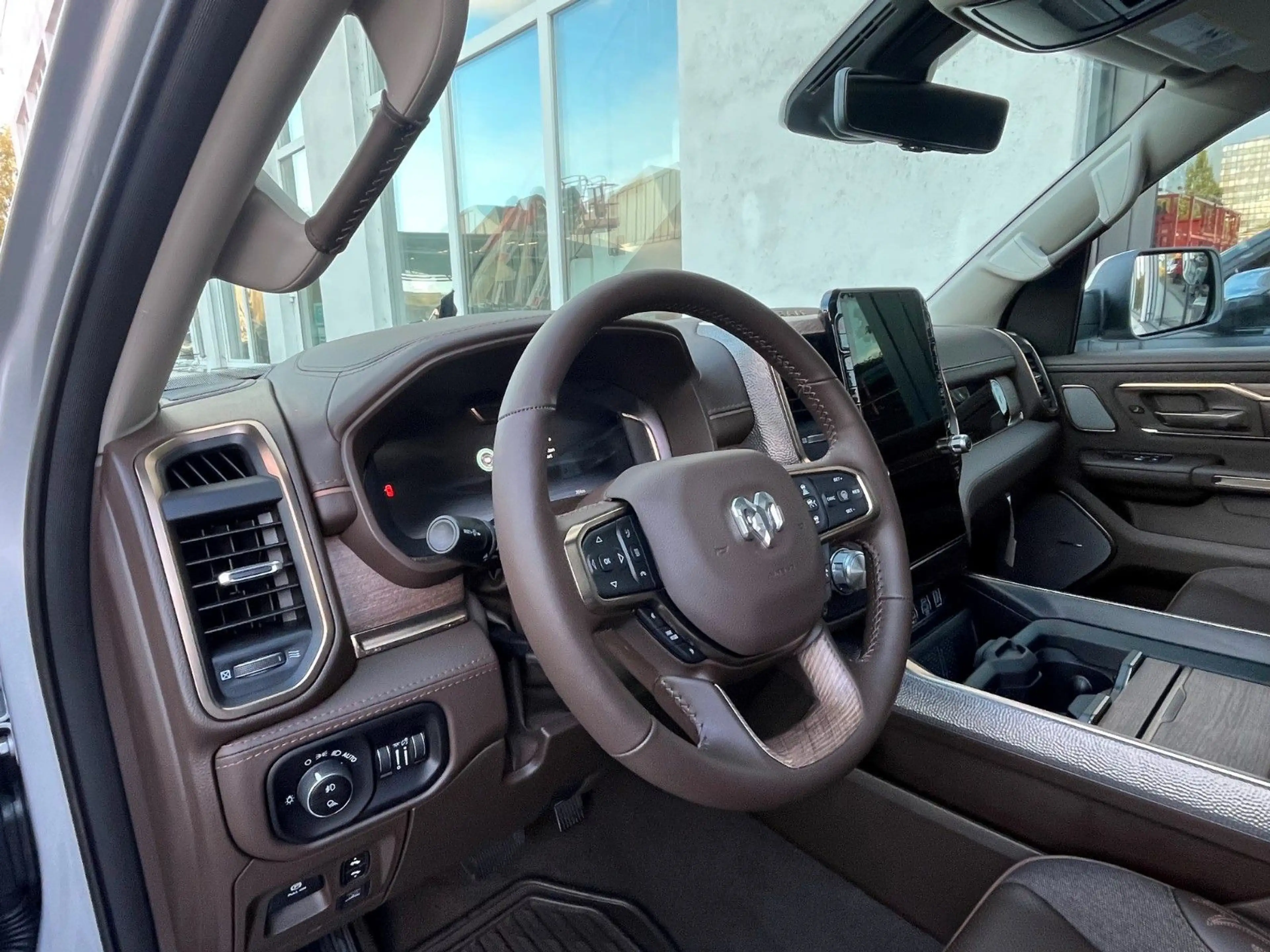 Dodge RAM Ram 1500 Crew Cab Longhorn  5.7l V8 MY26 — photo 6
