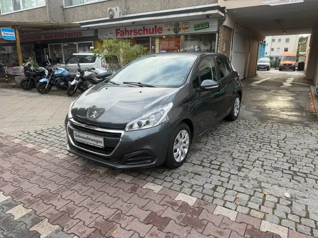 Peugeot 208 view 2