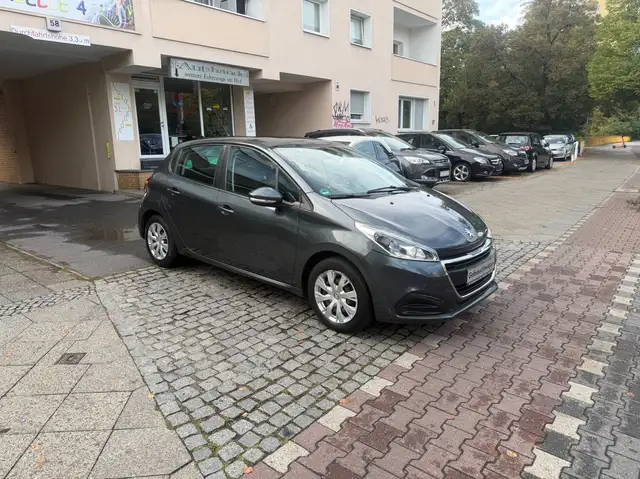 Peugeot 208 view 13