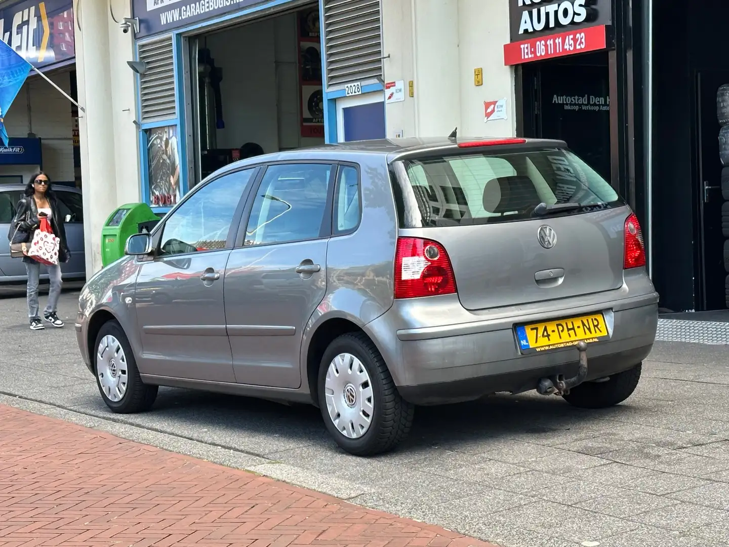 Volkswagen Polo 1.4-16V Athene 5 Deurs Airco Grijs - 2