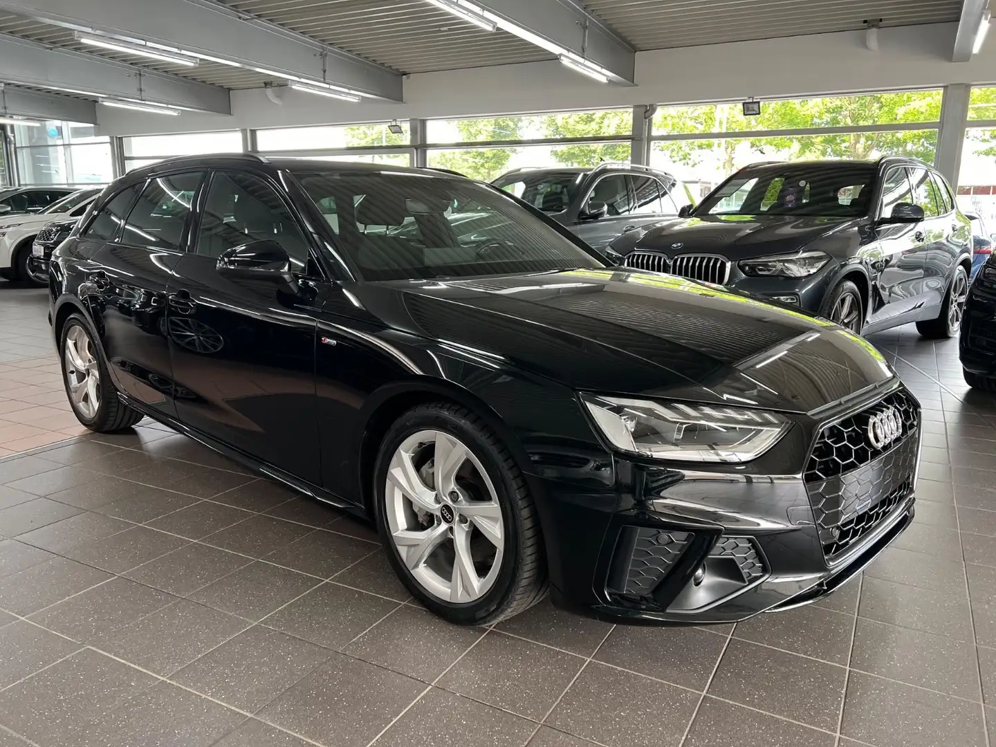 Audi A4 Avant 40 TDI S line AMB+Tour+KAM+e-klappe uvm Noir - 2