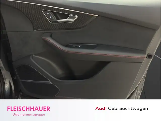 Audi Q7 view 18