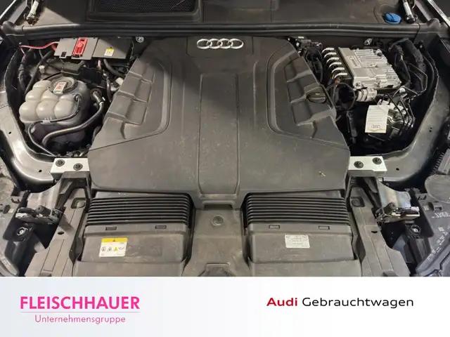 Audi Q7 view 22