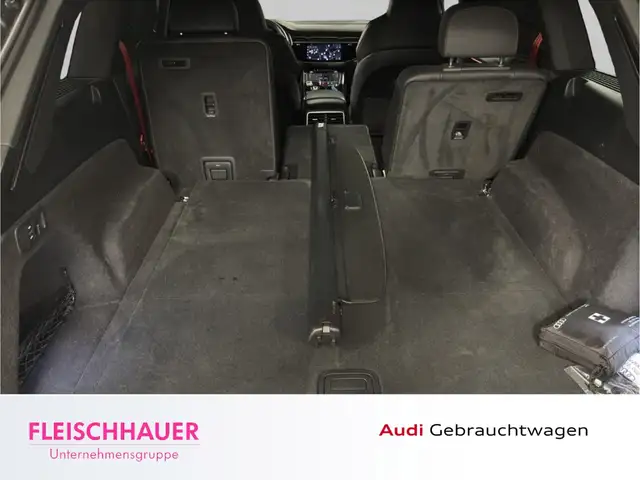 Audi Q7 view 21
