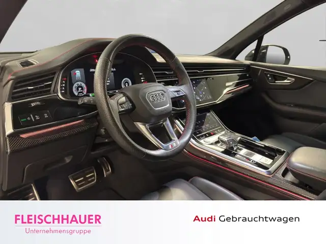 Audi Q7 view 10