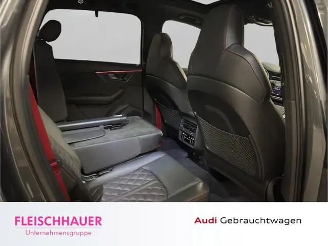 Audi Q7 view 20