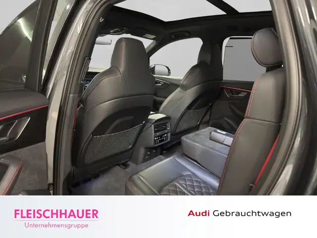 Audi Q7 view 14
