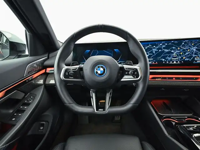 BMW 550 e xDrive M-SPORT*AHK*B&W*LED*ICONIC-GLOW*HEADUP Ansicht 11