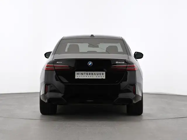 BMW 550 e xDrive M-SPORT*AHK*B&W*LED*ICONIC-GLOW*HEADUP Ansicht 6