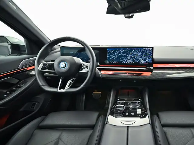 BMW 550 e xDrive M-SPORT*AHK*B&W*LED*ICONIC-GLOW*HEADUP Ansicht 10