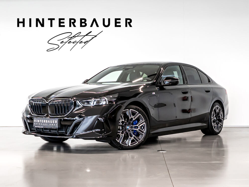 BMW 550 e xDrive M-SPORT*AHK*B&W*LED*ICONIC-GLOW*HEADUP