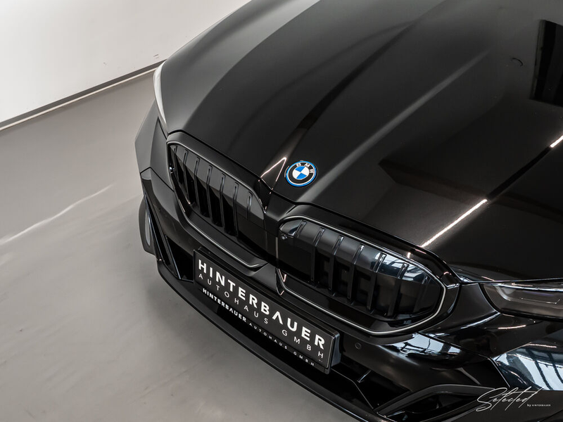 BMW 550 e xDrive M-SPORT*AHK*B&W*LED*ICONIC-GLOW*HEADUP — photo 10